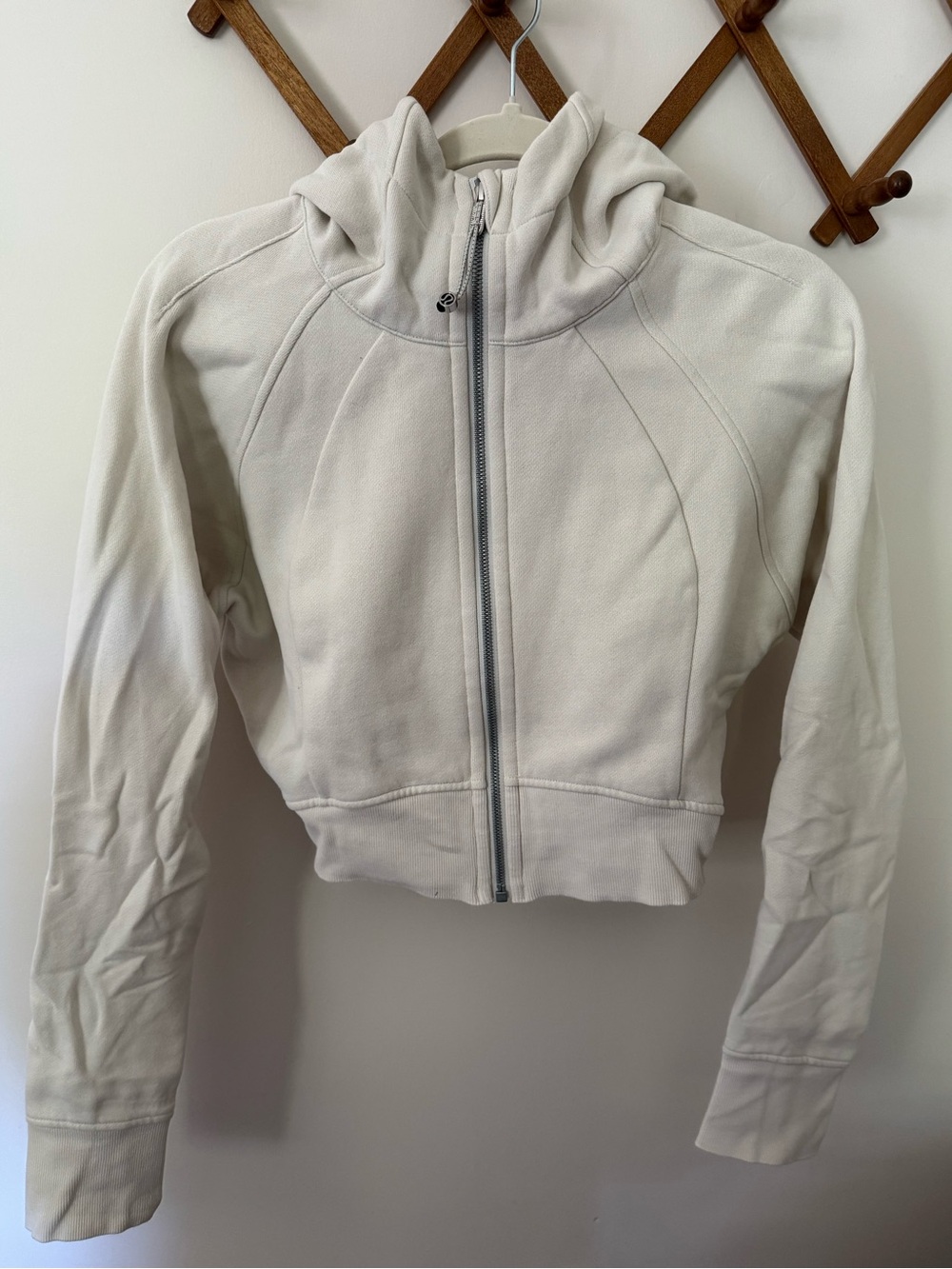Lululemon Scuba Full-Zip Cropped Hoodie Bone